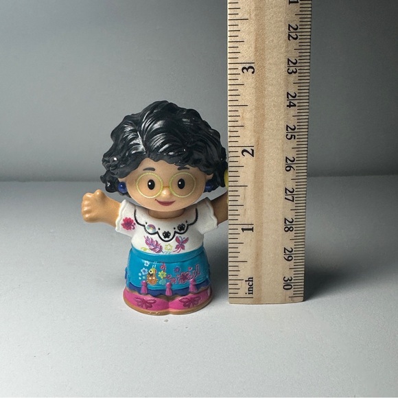 Fisher Price Little People HISPANIC GIRL MIRABEL w/ BUTTERFLY Encanto - Picture 6 of 6